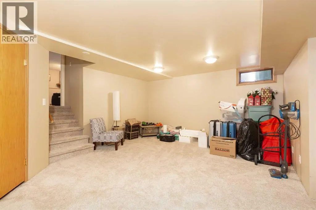 44 Lakhota Road W