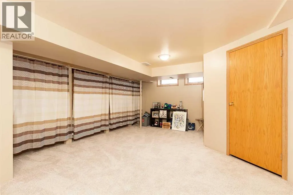 44 Lakhota Road W