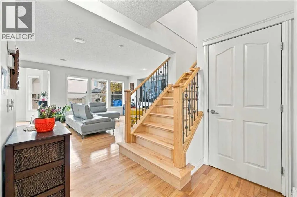 262 Everstone Drive SW