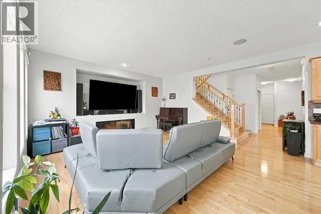 262 Everstone Drive SW