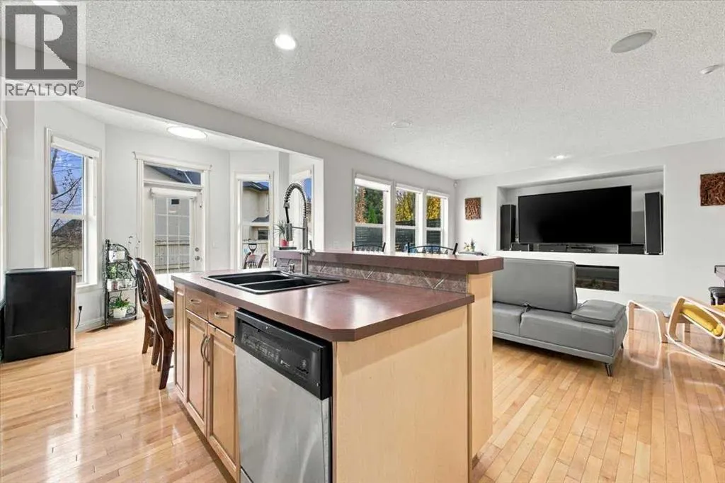 262 Everstone Drive SW