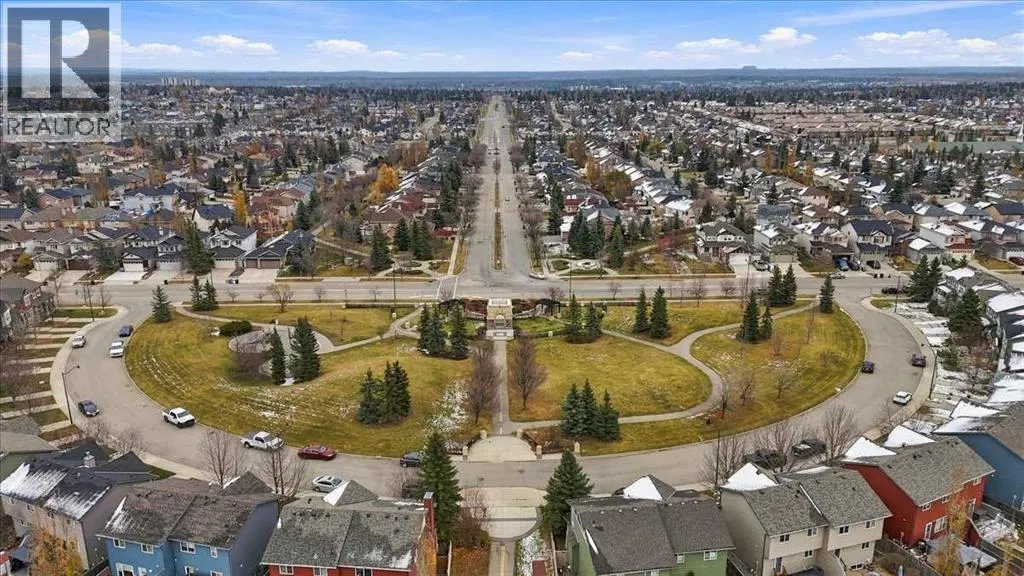 262 Everstone Drive SW
