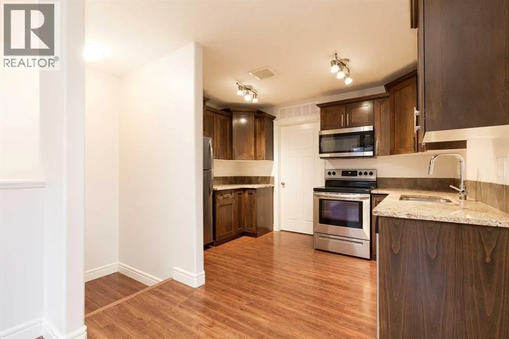 5, 895 Mt Sundance Manor W