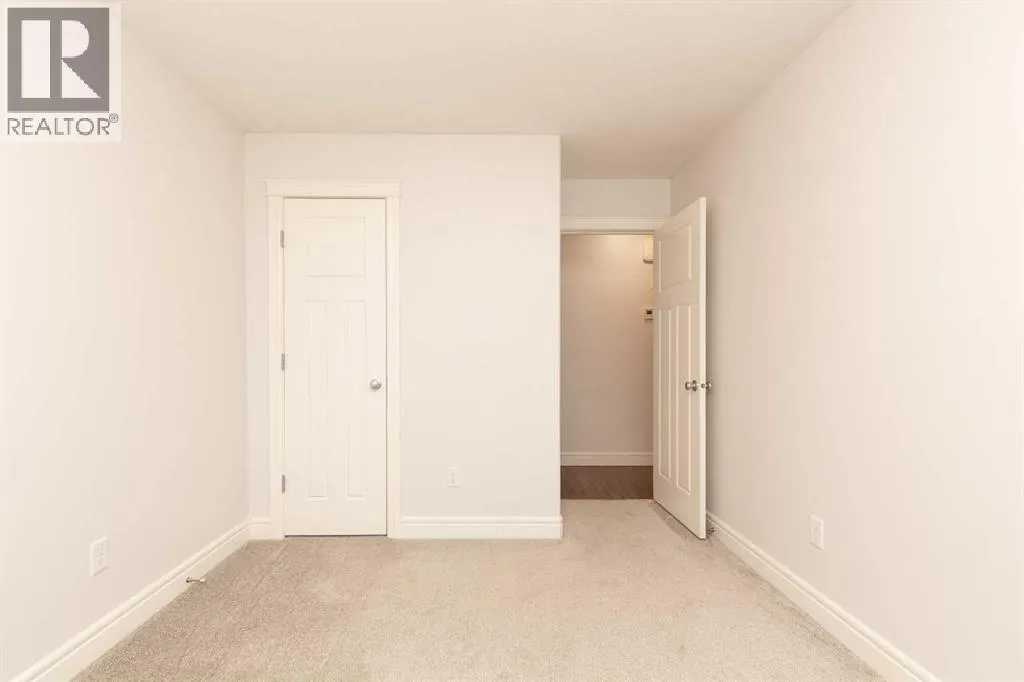 5, 895 Mt Sundance Manor W