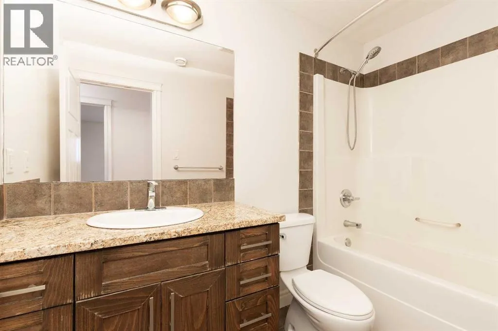 5, 895 Mt Sundance Manor W