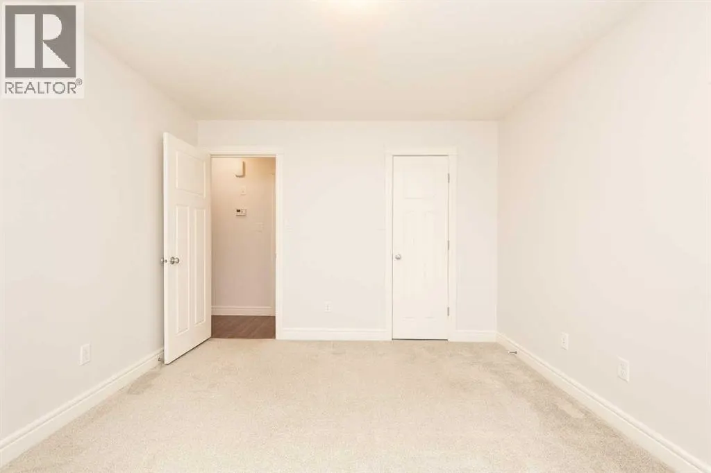 5, 895 Mt Sundance Manor W