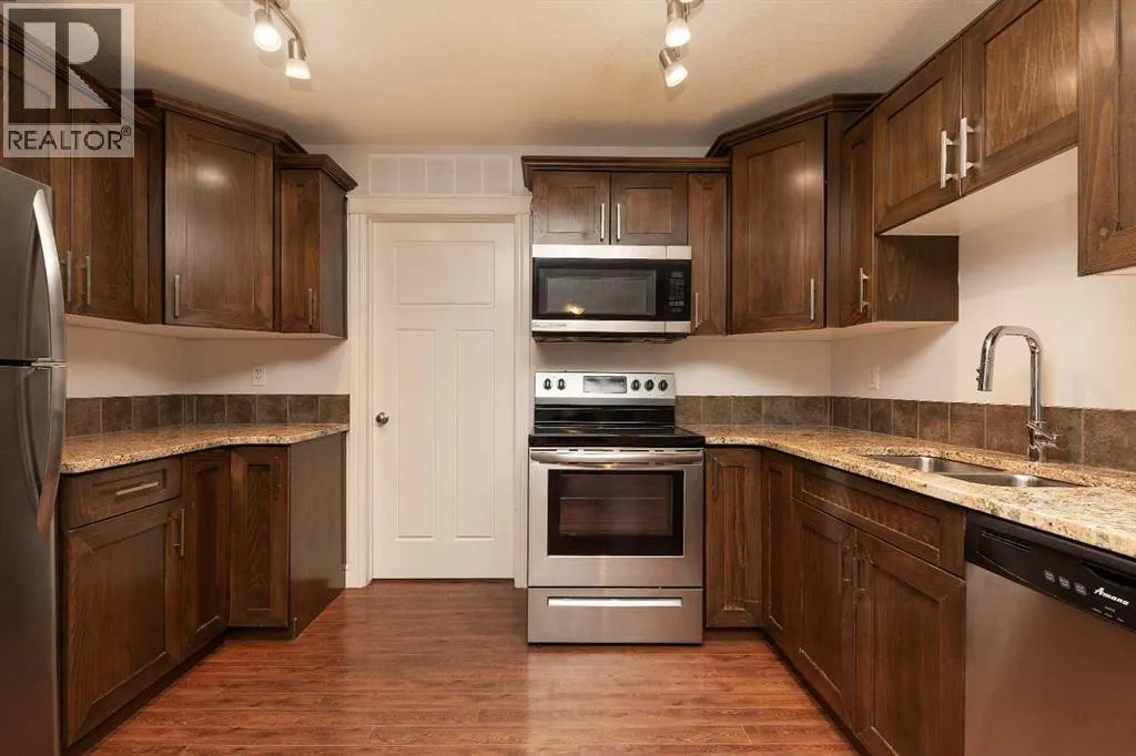 5, 895 Mt Sundance Manor W