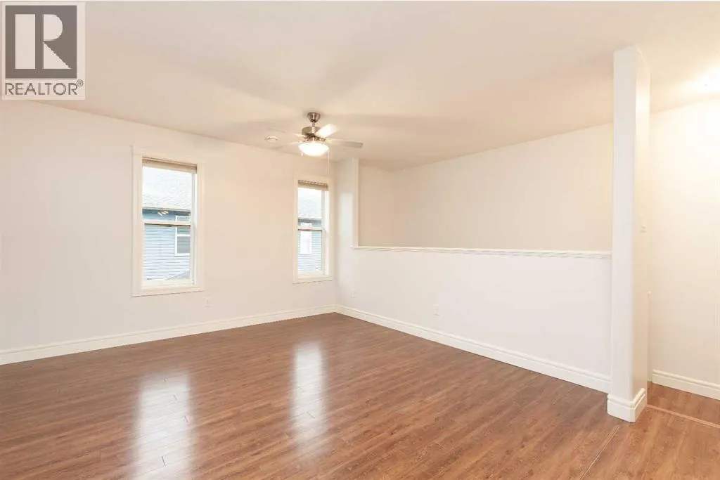 5, 895 Mt Sundance Manor W