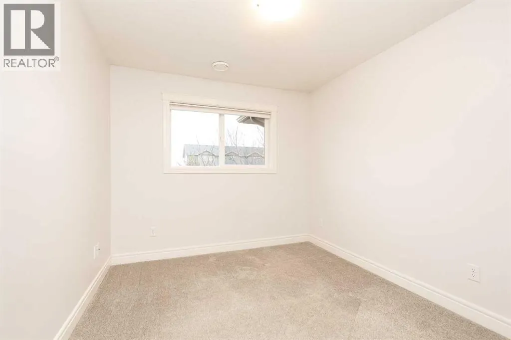 5, 895 Mt Sundance Manor W