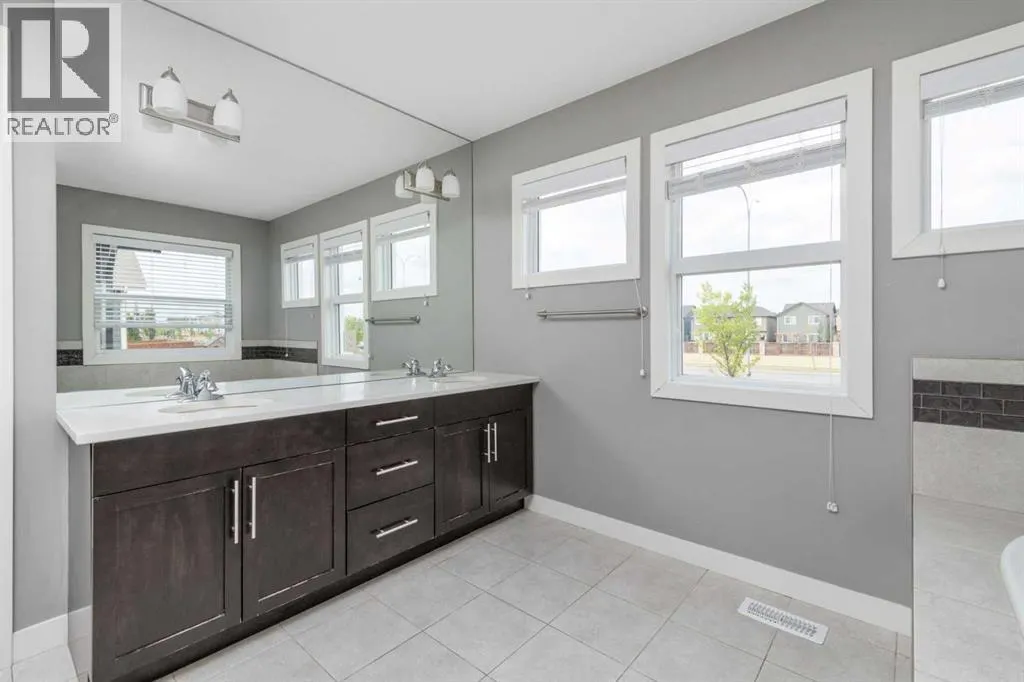 158 Mahogany Passage SE
