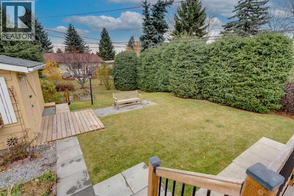 616 Hunts Crescent NW