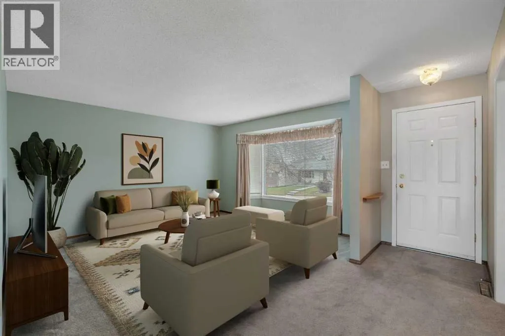 616 Hunts Crescent NW