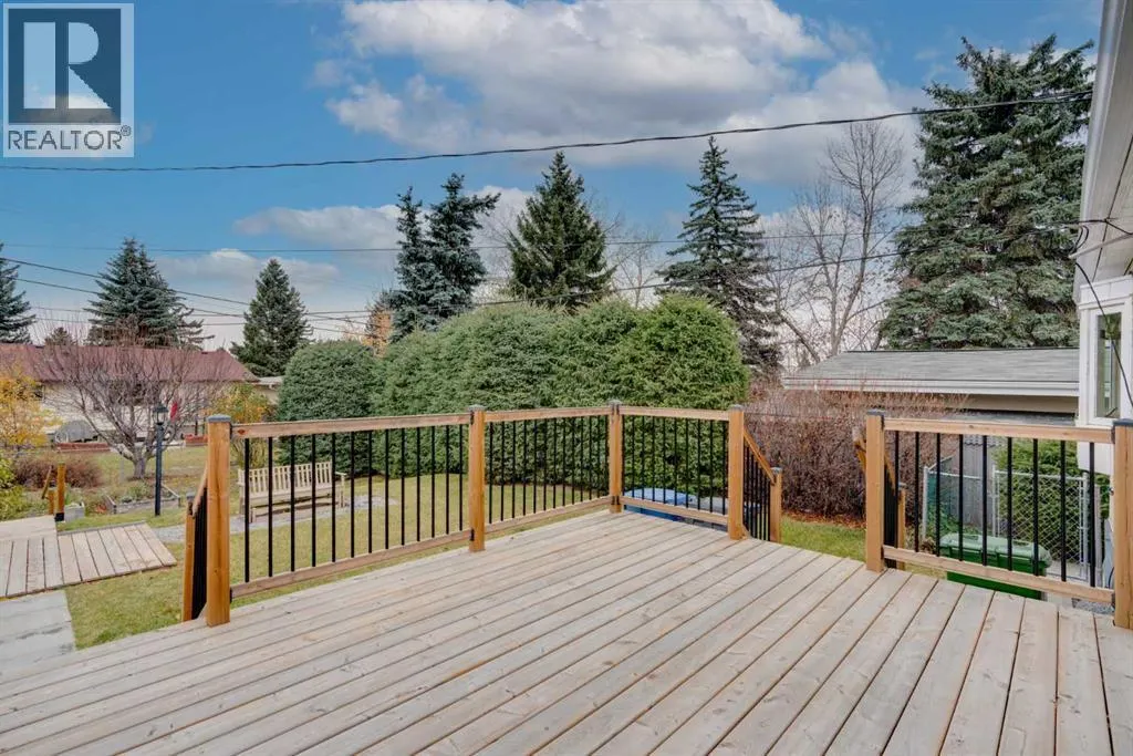 616 Hunts Crescent NW