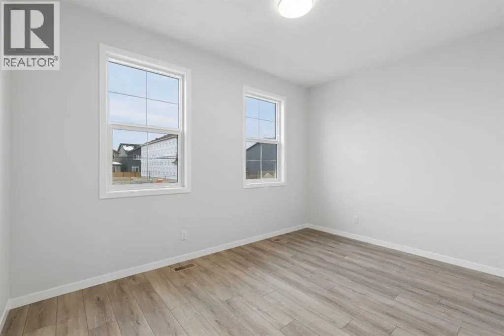 32 Snowberry Common SE