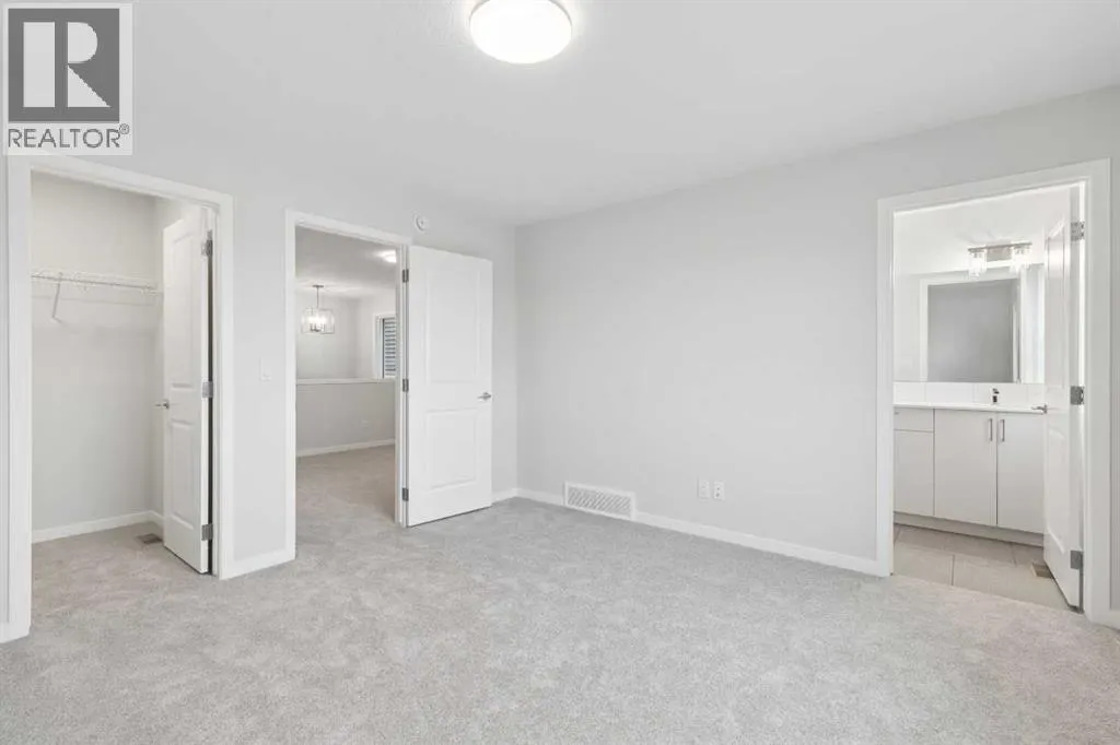 32 Snowberry Common SE