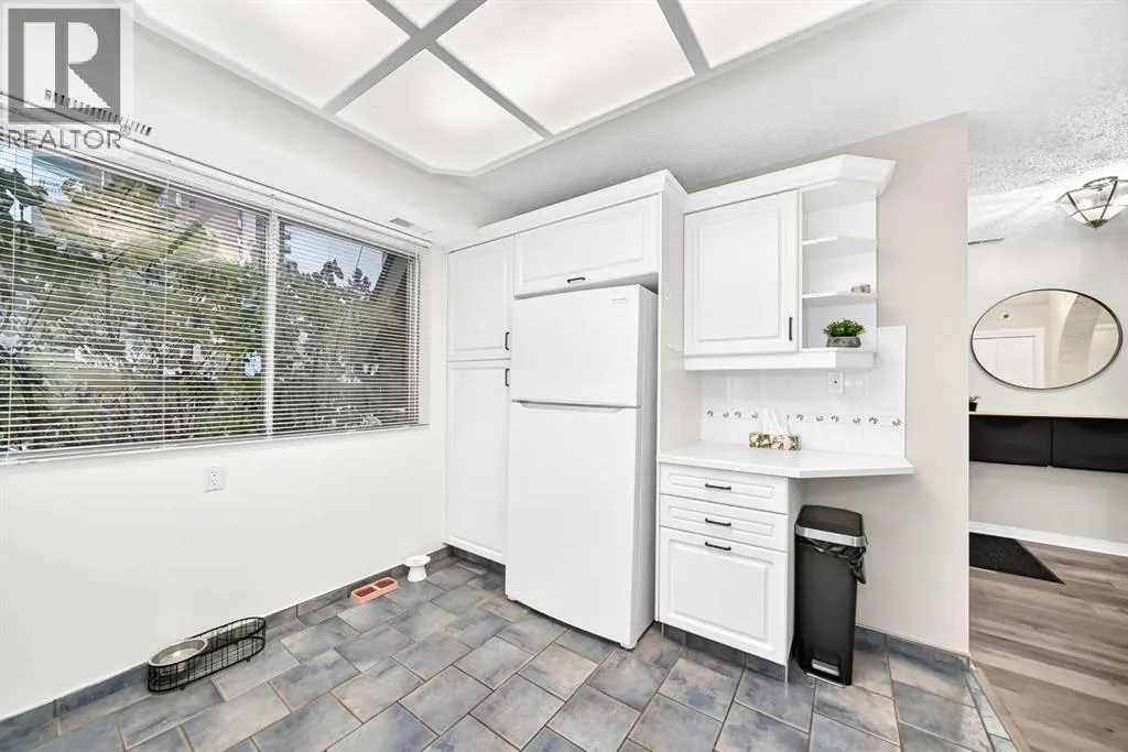 2, 2212 Paliswood Road SW