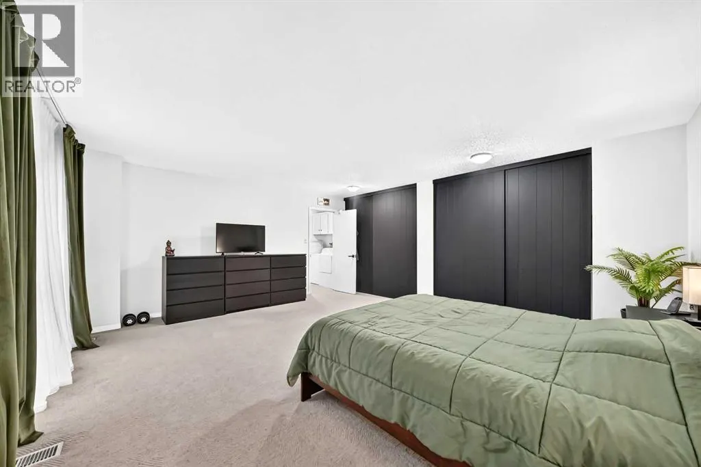 2, 2212 Paliswood Road SW