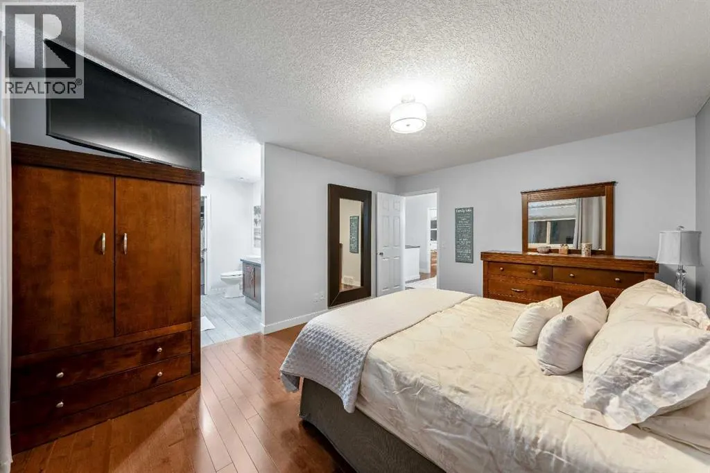 220 West Creek Landing