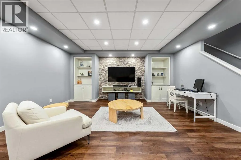 220 West Creek Landing