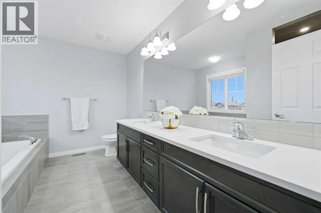 102 Yorkville Green SW