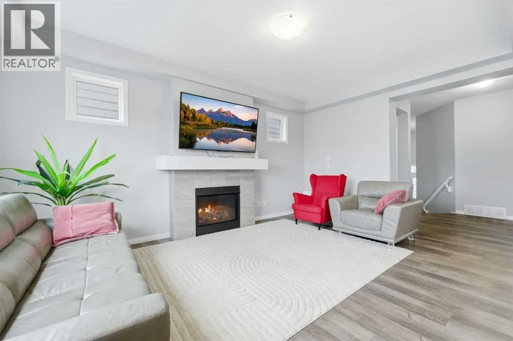 102 Yorkville Green SW