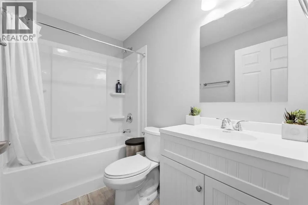 102 Yorkville Green SW