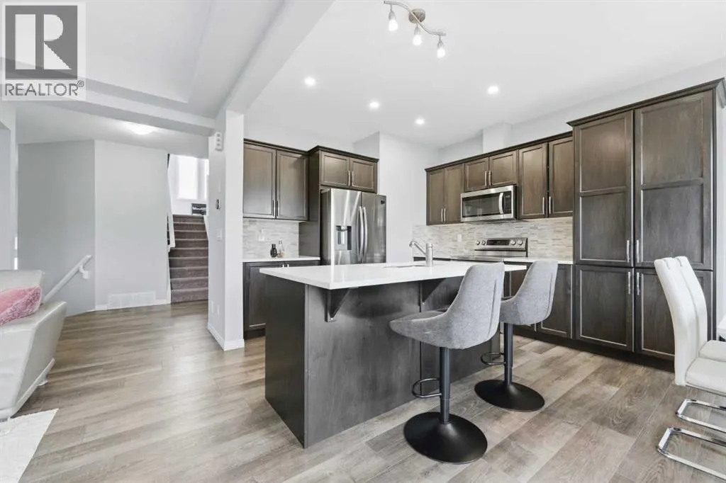 102 Yorkville Green SW