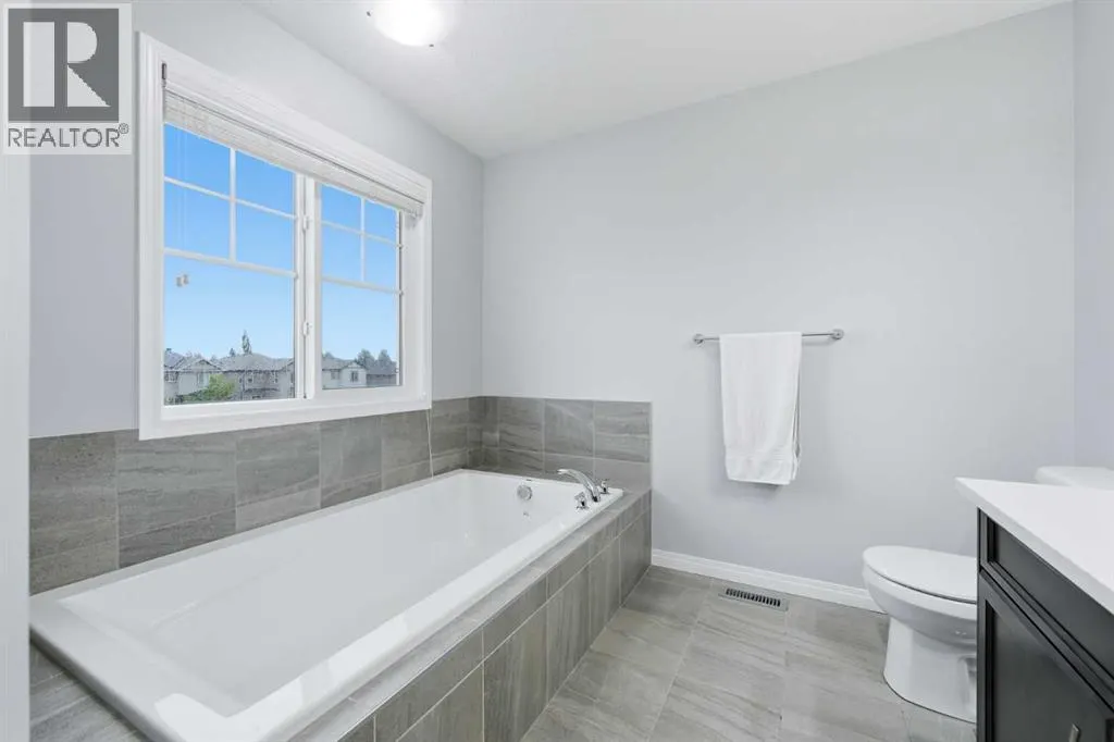 102 Yorkville Green SW
