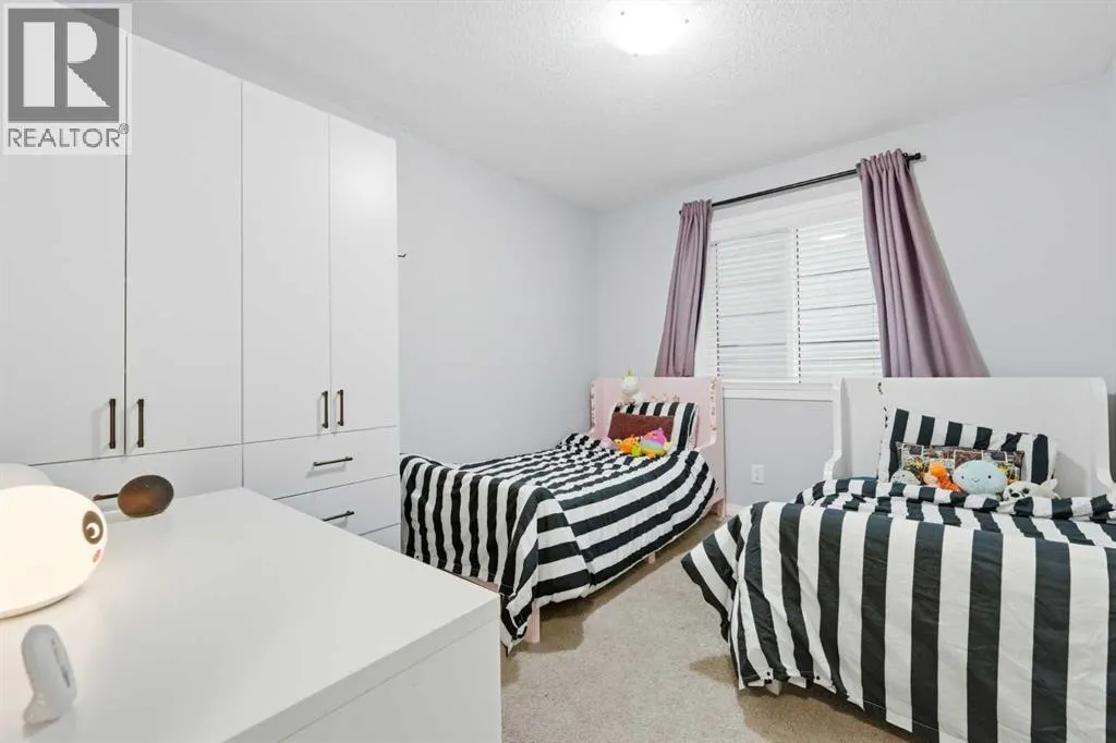 102 Yorkville Green SW