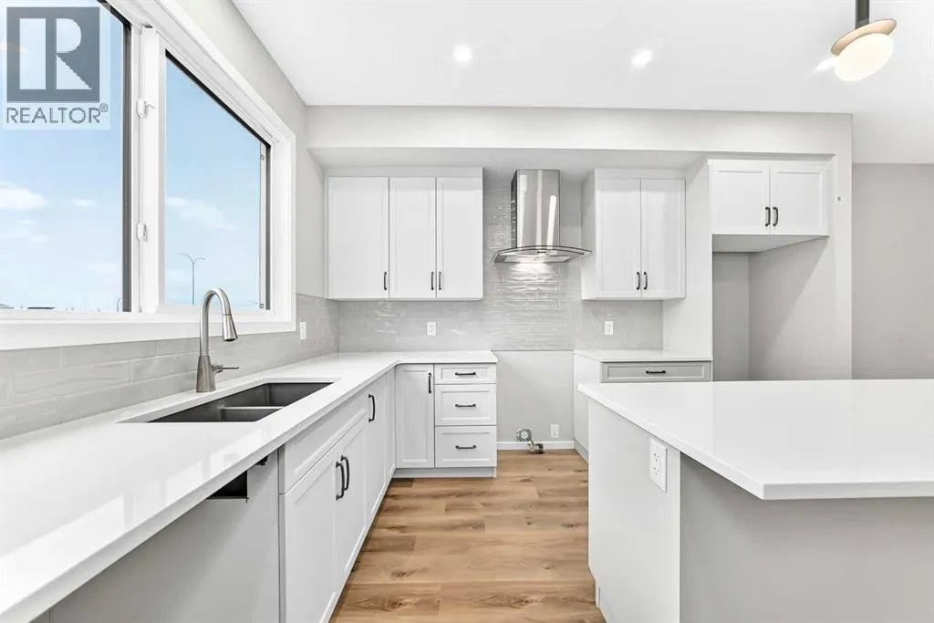 28 Mercado Road SE