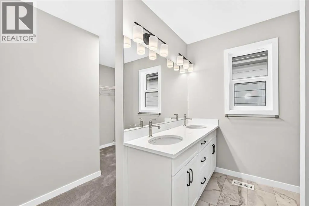 28 Mercado Road SE