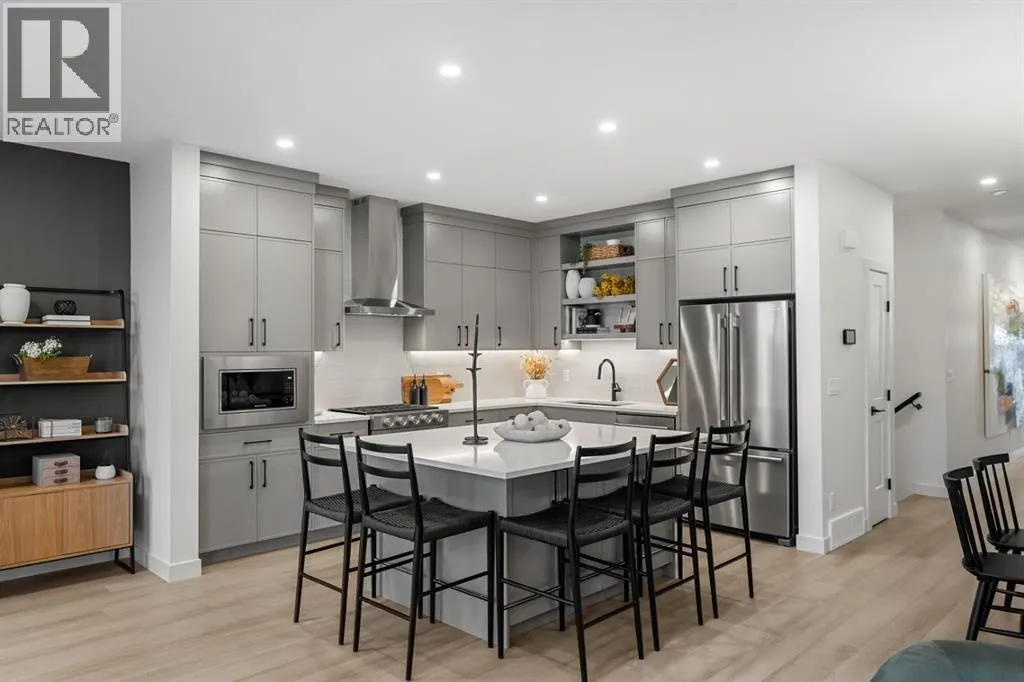 115 Greenwich Drive NW