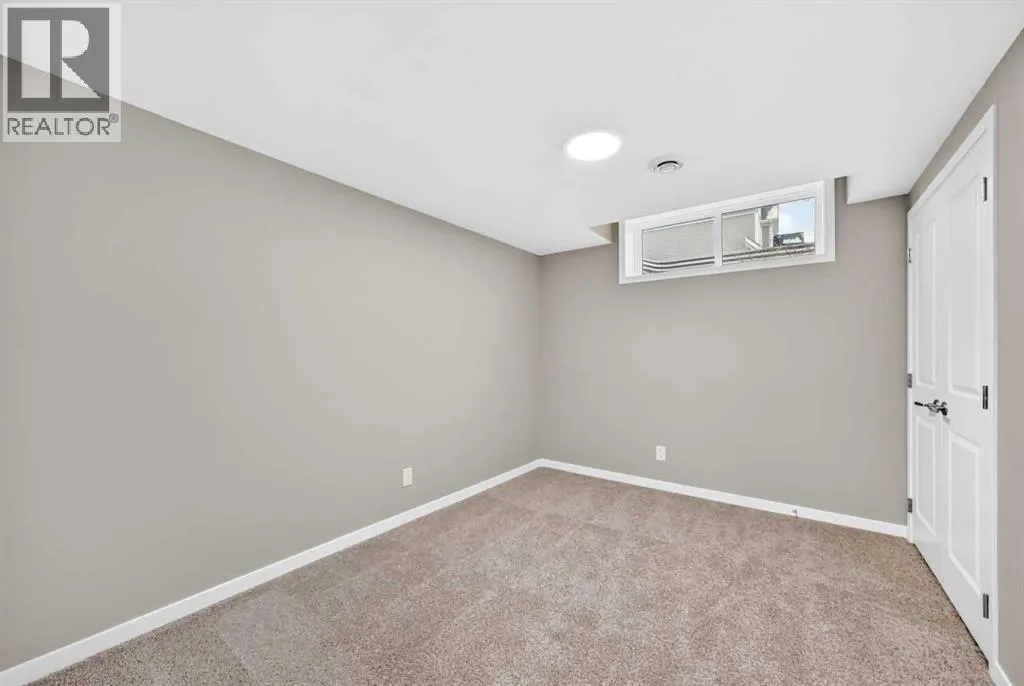1213 Mahogany Boulevard SE
