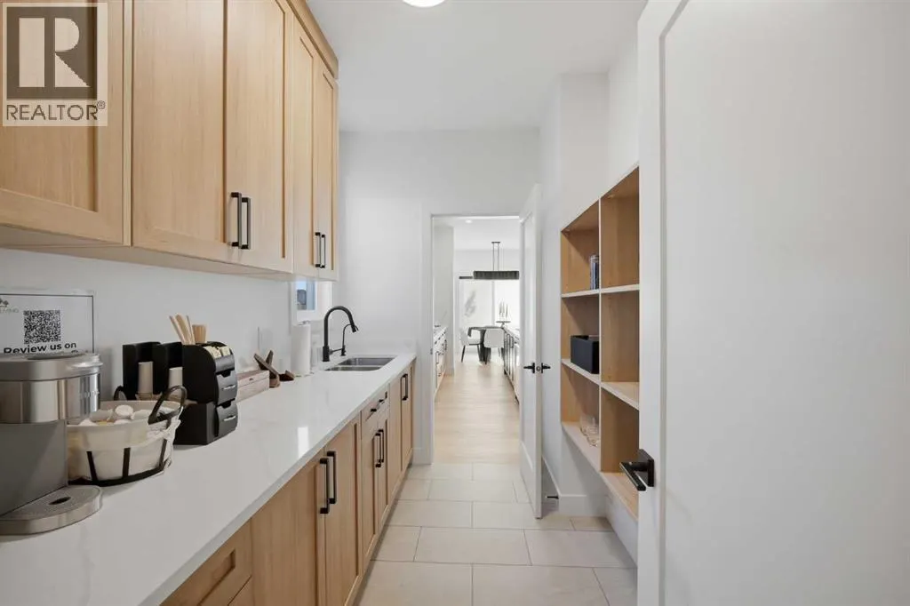 404 Edgefield Point