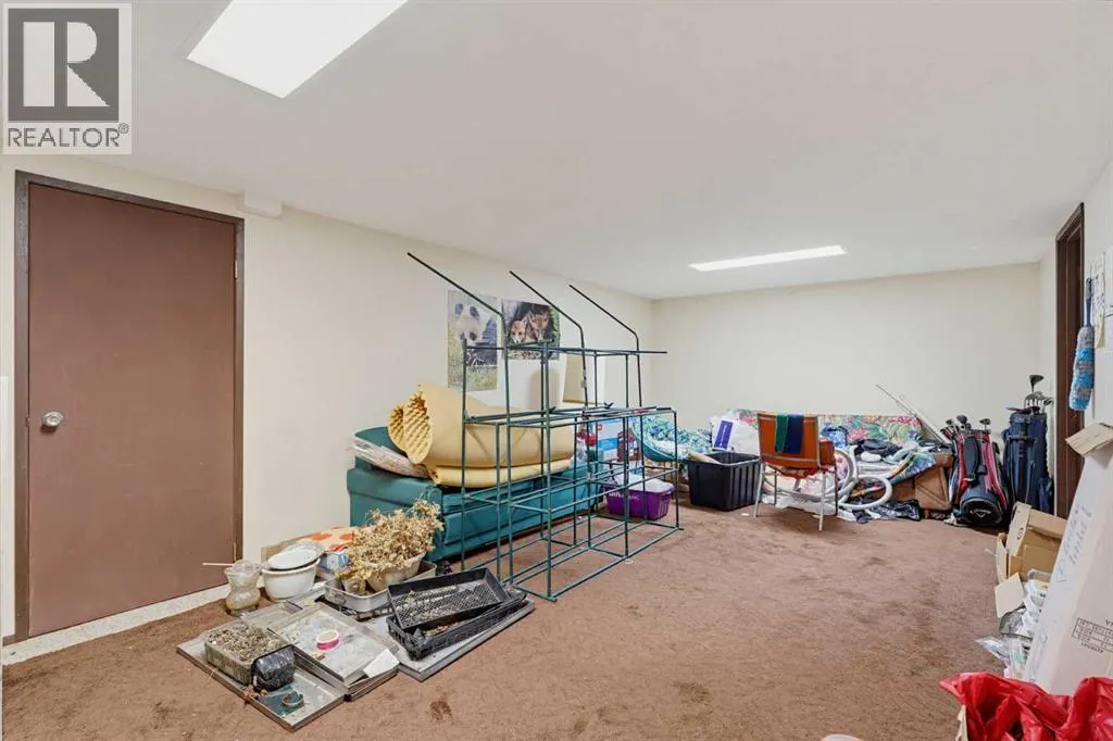 5036 35 Street Close