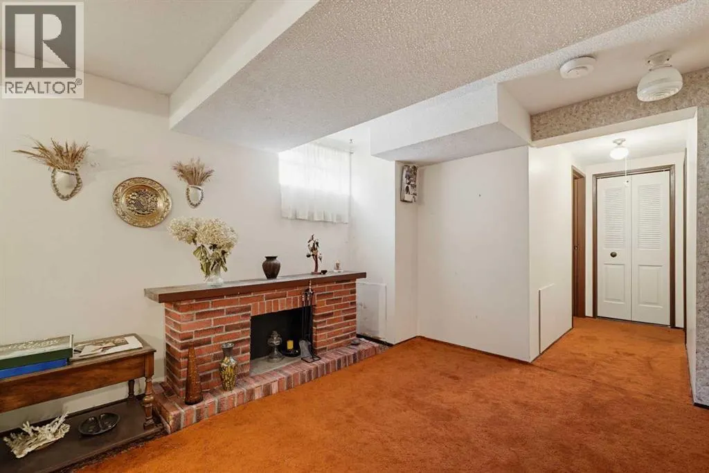 5036 35 Street Close