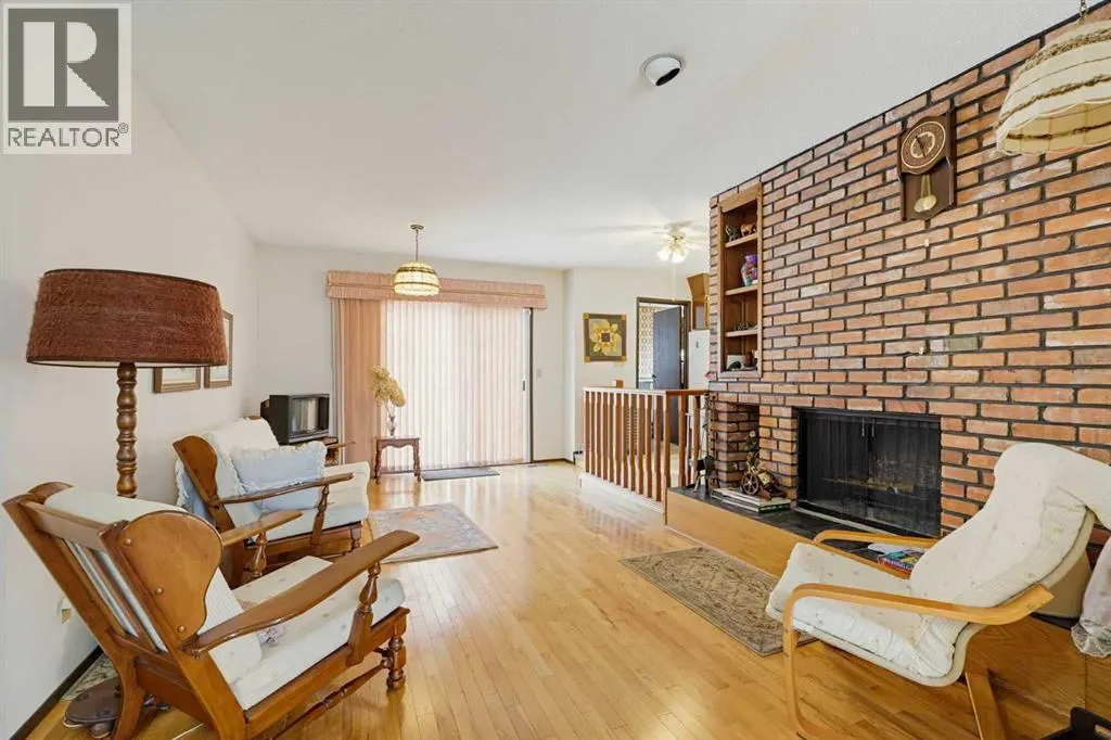 5036 35 Street Close