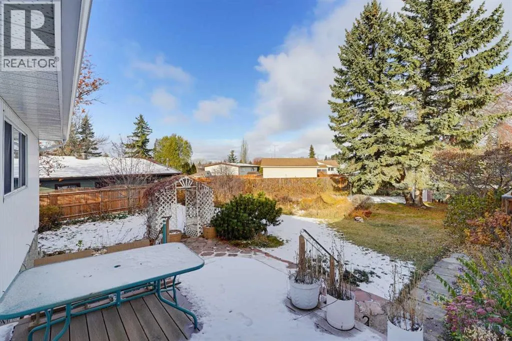 5036 35 Street Close