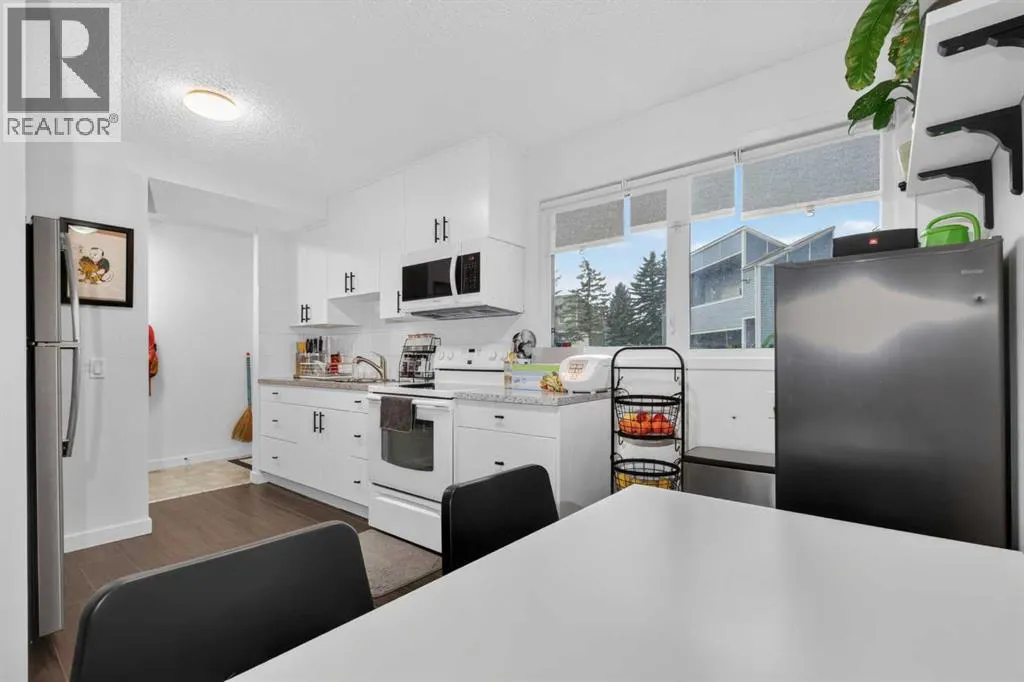 442, 406 Blackthorn Road NE