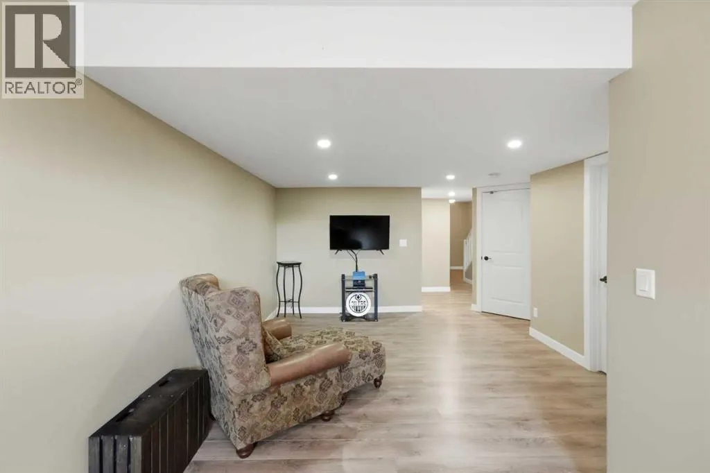 141 Larsen Crescent