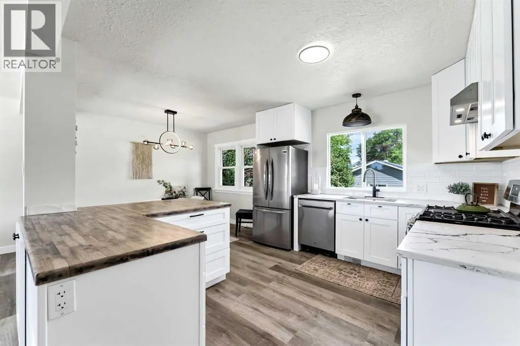 1005 Bullivant Crescent SW