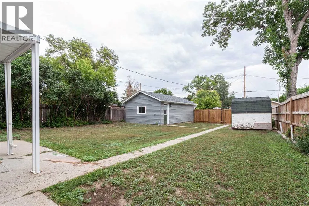 1005 Bullivant Crescent SW