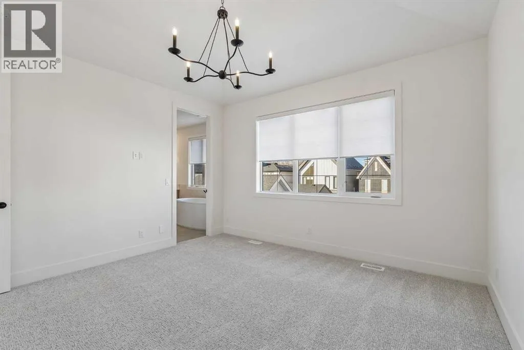 218 Calais Drive SW