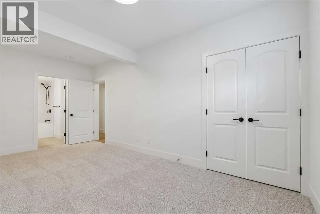 218 Calais Drive SW