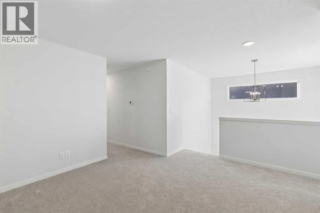 468 Buffaloberry Manor SE