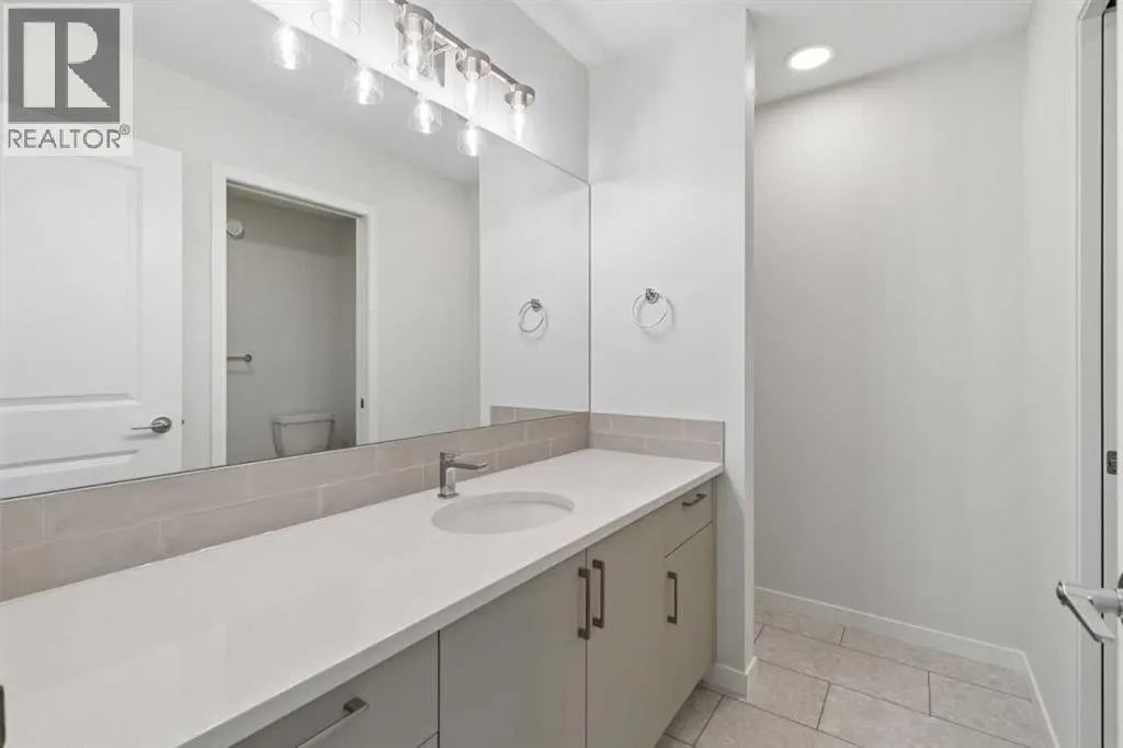 468 Buffaloberry Manor SE