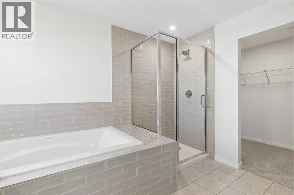 468 Buffaloberry Manor SE