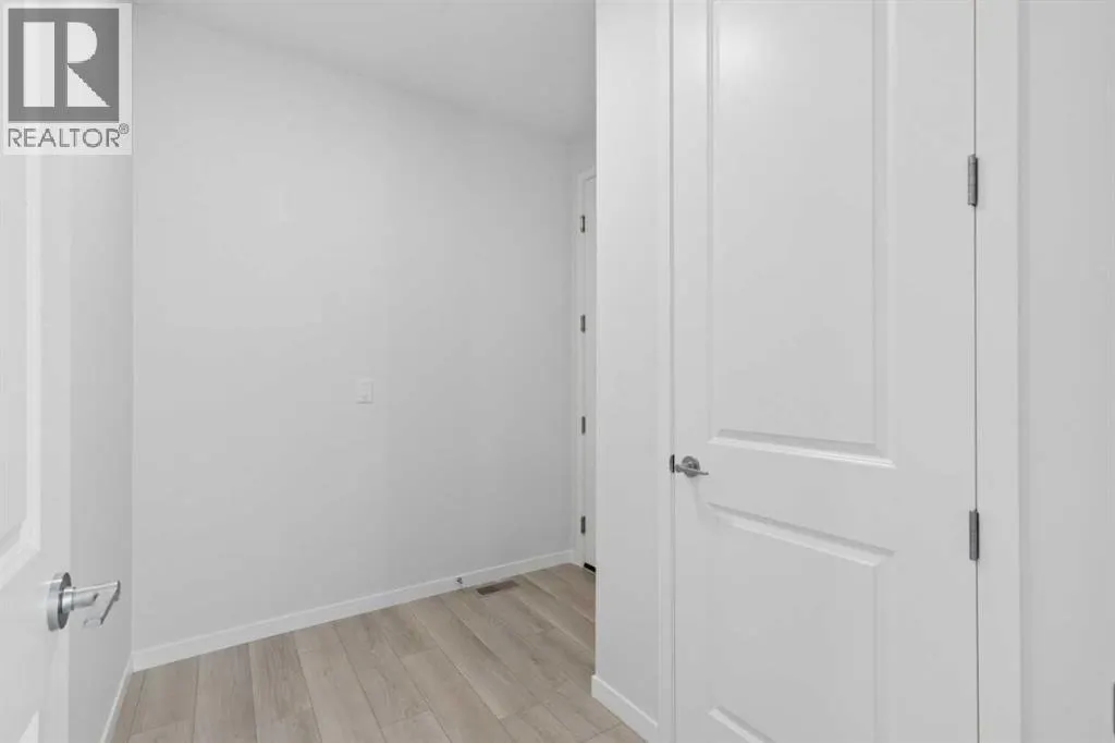 468 Buffaloberry Manor SE