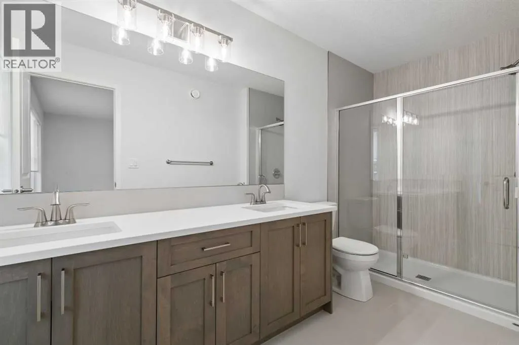 652 Buffaloberry Manor SE