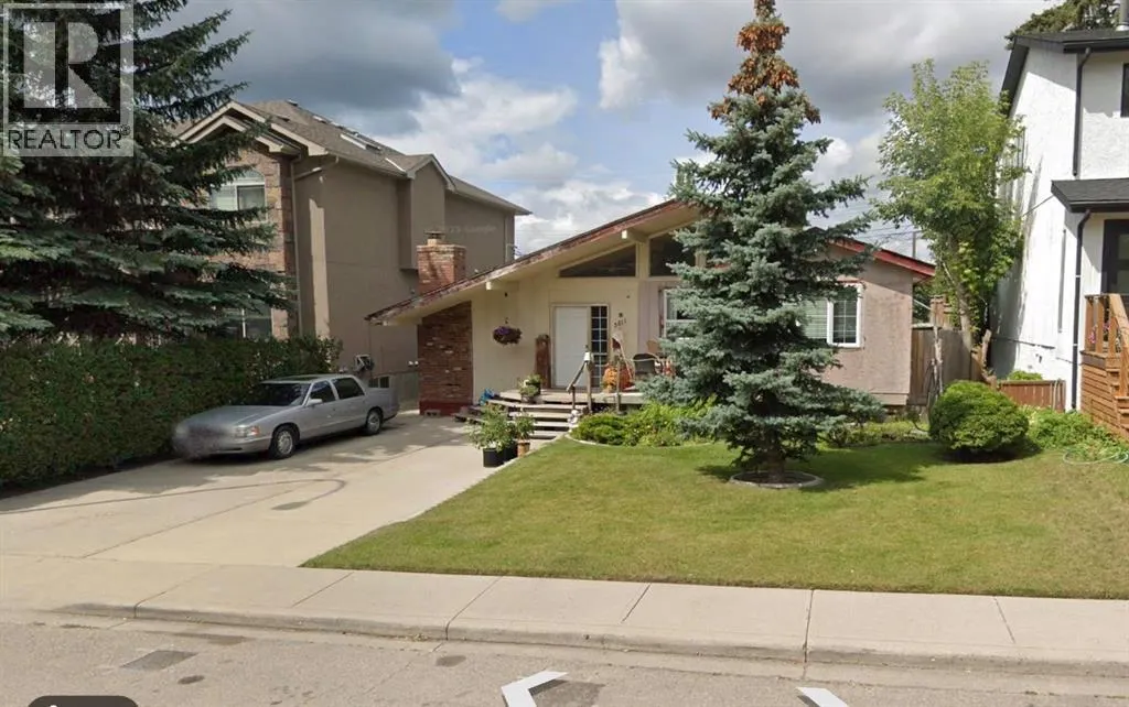 3811 44 Street SW